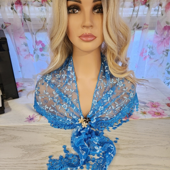 4 Stunning Victorian Style Lace Scarfs - Picture 9 of 9